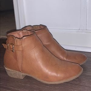 *BOOTIES W/ GOLD ACCENTS*